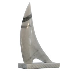 vela-scultura-da-tavolo-marmo-bianco-venatura-grigia-cosebelleantichemoderne
